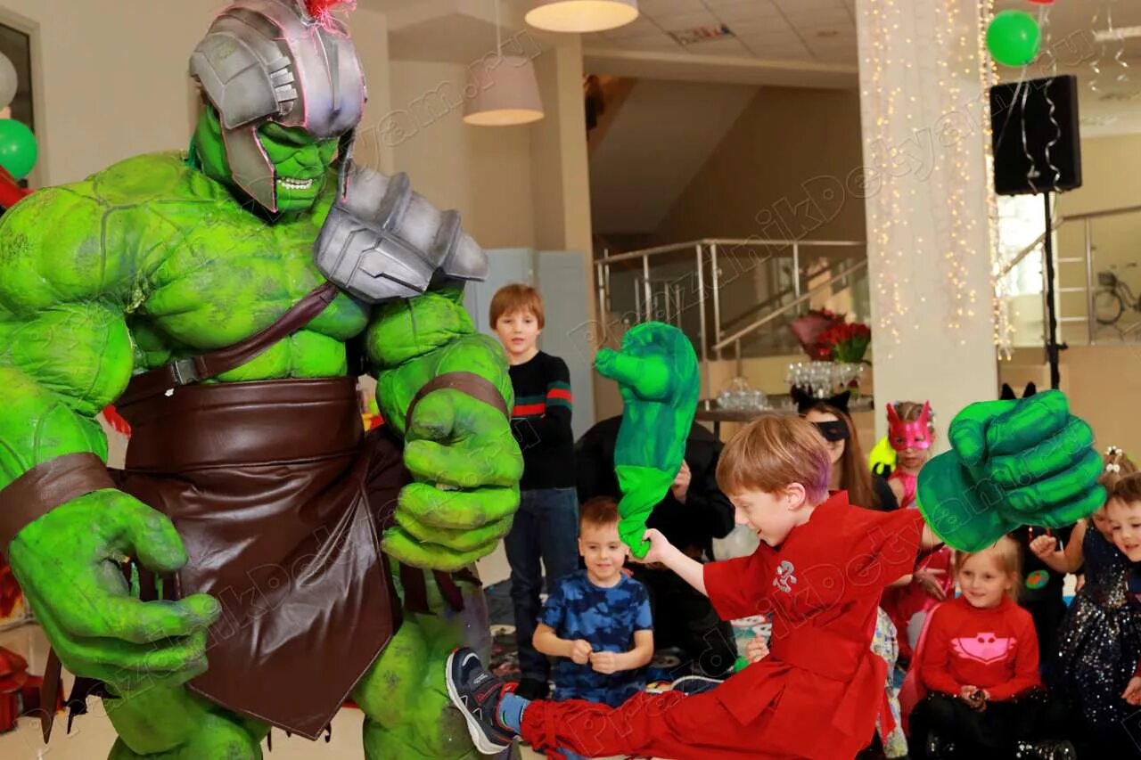 Аниматор халк. Костюм халка аниматор. Халк костюм аниматора. Аниматор халк. Аниматор халк нижний новгород.