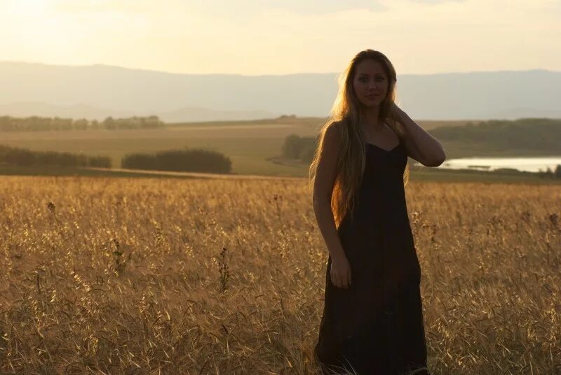 Переславль залесский поле пшеницы. Бескрайние пшеничные поля. Золотые поле песня. Красивое поле. Стихи про колосья.