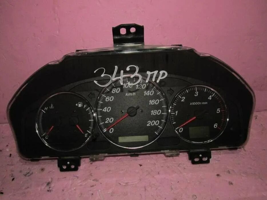 Мазда mpv 2002 салон. Приборная панель mazda mpv. Mazda mpv 2 панель. Панель мазда мпв. Панель приборов мазда мпв 1999.