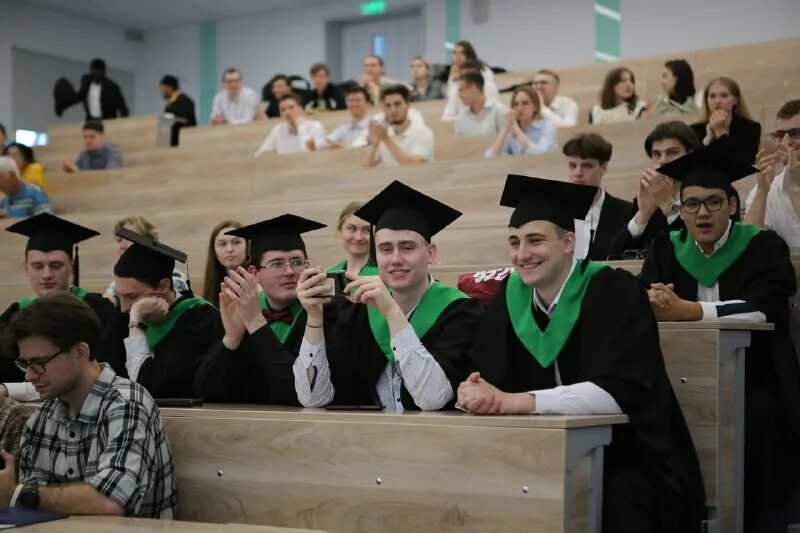 студенты дипломники веймарского