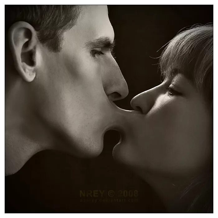 Целую в десна. Поцелуй взасос. Нежный поцелуй. Поцелуй с языком. Врубель поцелуй брежнева и хонеккера.