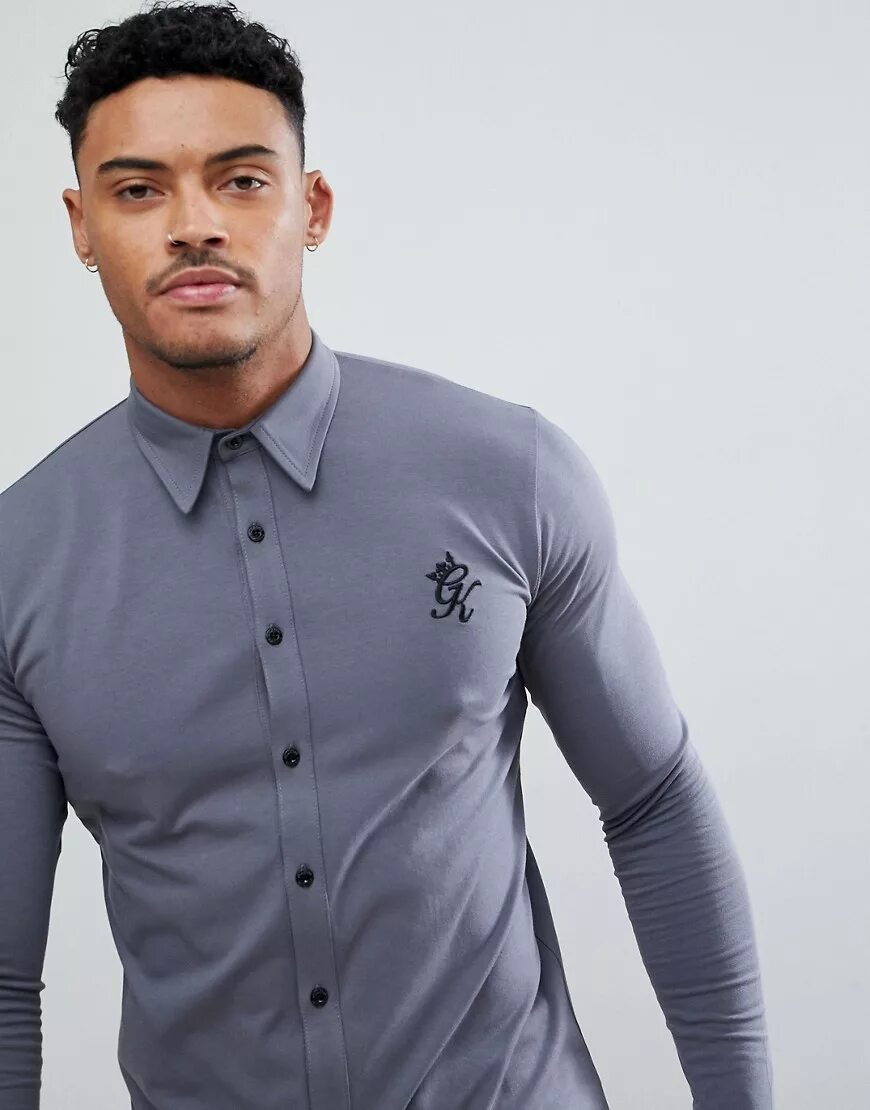 обтягивающая рубашка. обтягивающая рубашка мужская. облегающая рубашка мужская. обтягивающая рубашка. обтягивающая белая рубашка мужская.