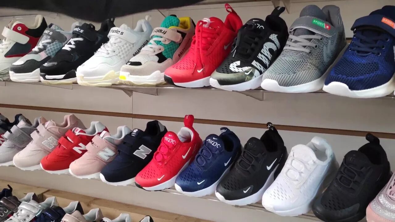 Магазин мужской обуви. Ассортимент обуви. Москва оптов обувь. Обувь секонд хенд. Москва оптов обувь.