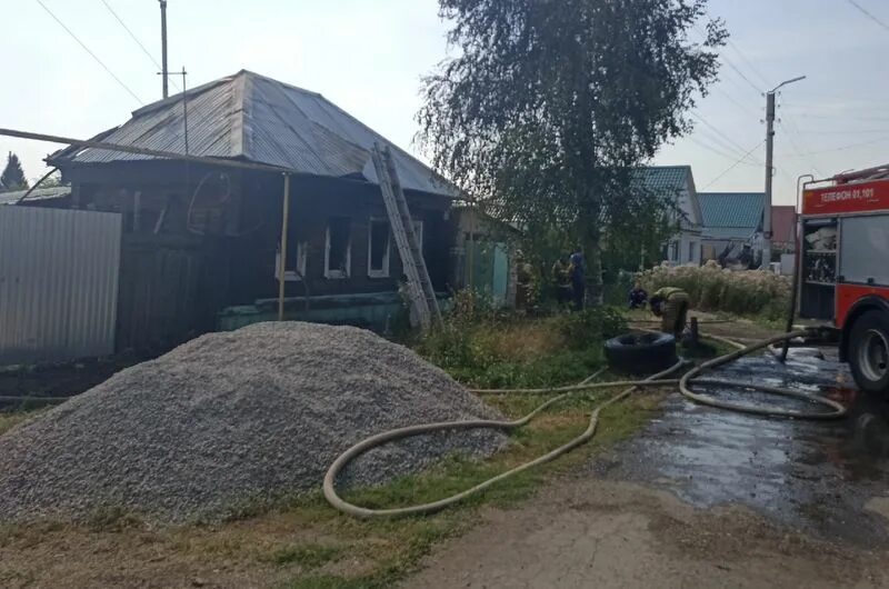 Что горит в сызрани сейчас. Сызрань поселок западный. маленькая сызрань пожар вчера. сызрань пожарные щепалинская. частный дом на старой слободке в сызрани.