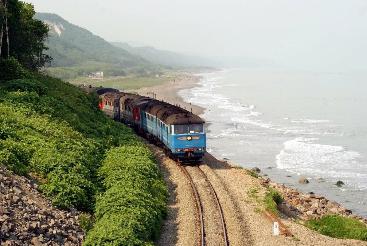 Южно сахалинская жд. Южно-сахалинская железная дорога. Железная дорога холмск южно-сахалинск. Сахалин жд дорога. Железная дорога на сахалине.