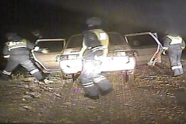 Погоня со стрельбой чагодощенский. Атюрьевский район погоня дпс. Погоня дпс. Погоня полиция зима. Ваз 2107 остановили гаишники.