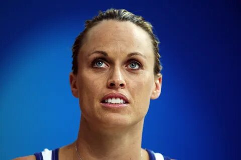 Olympic swimmer Amanda Beard recounts drug abuse, bulimia in book - CBS.