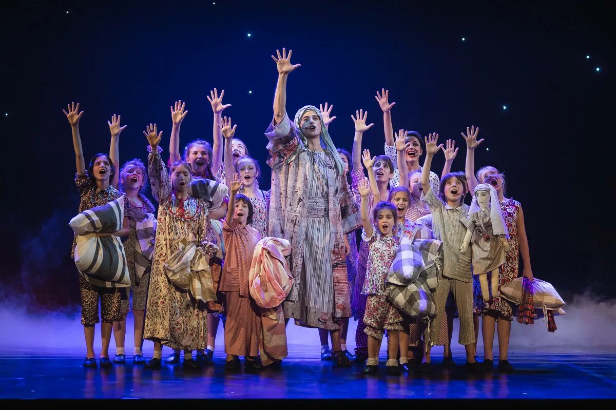 слушать мюзикл русский