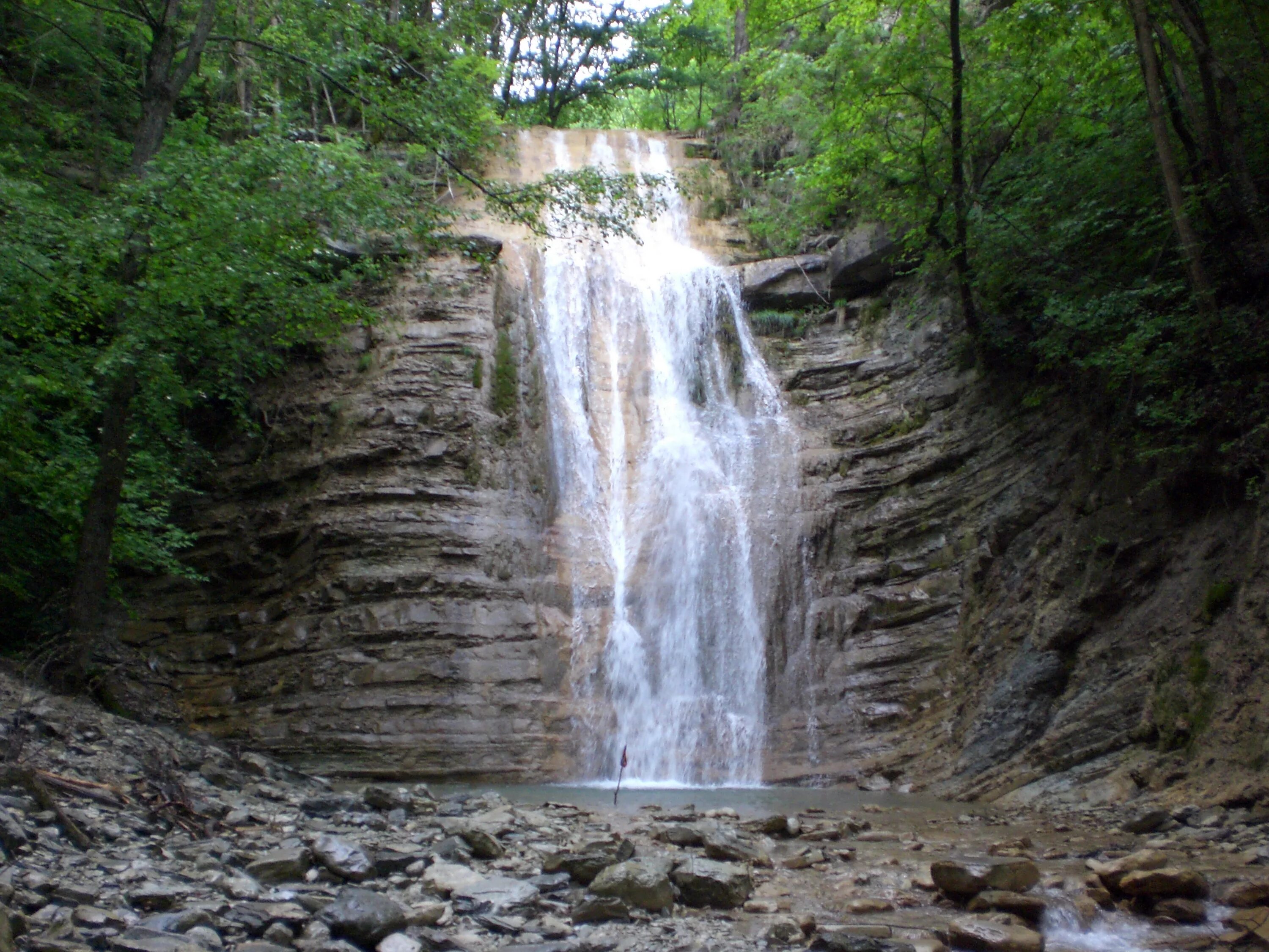 Водопады куаго пшада. Геленджикский водопад. Геленджикский водопад. Пшадский водопадкраснодарсикй край. Водопады реки пшада.