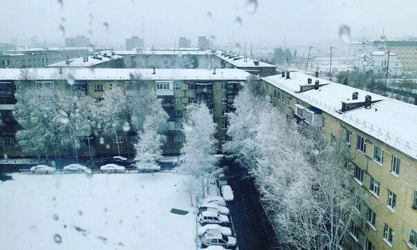 Нижневартовск снегопад. Нижневартовск климат. Нижневартовск снег в июне. Снегопад в Нижневартовске фото. Погода в нижневартовске на апрель 2024