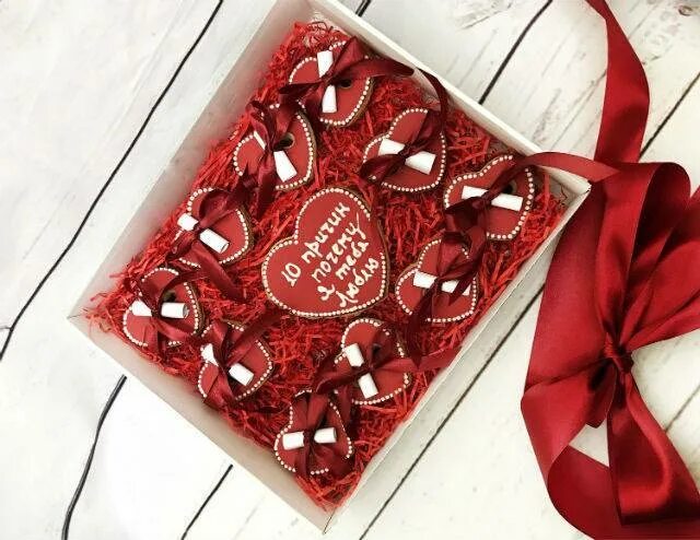 Романтический подарок. Подарок на день влюбленных мужчине. Идеи подарков на 14 февраля жене. Идеи подарков на 14 февраля жене. Подарок девушке.