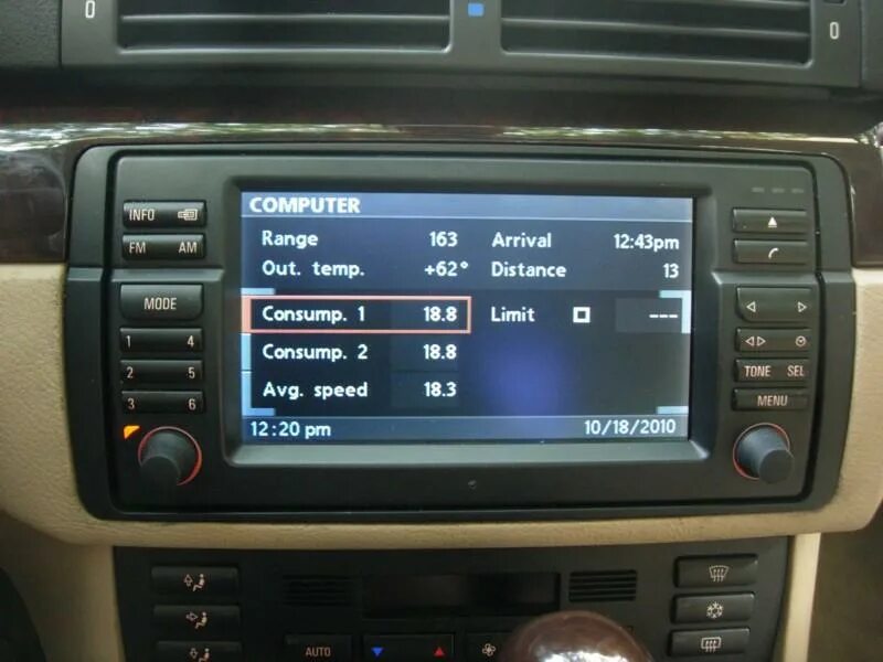 Экран е39. Магнитола bmw e46. магнитола е46 16:9 штатная. монитор на bmw e46. монитор 16 9 бмв е39.