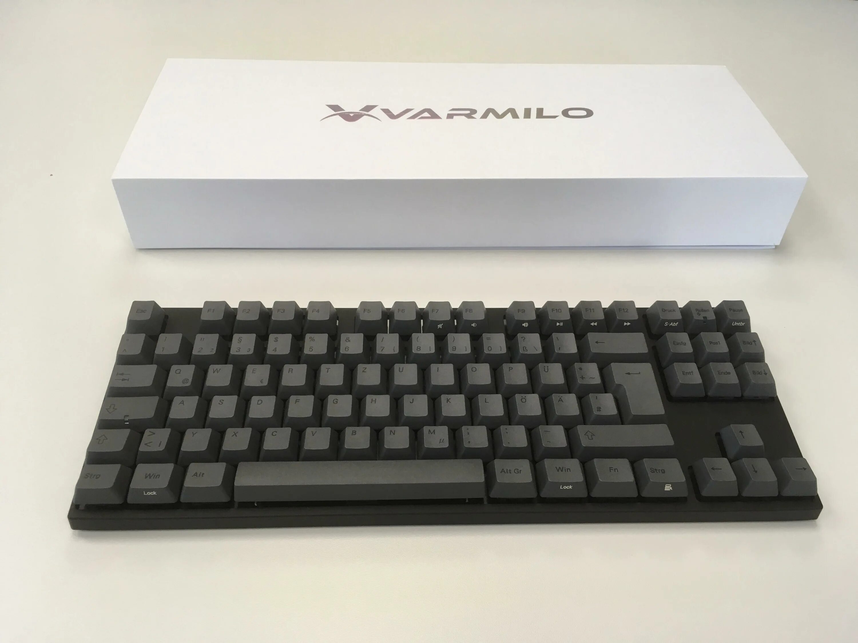 Клавиатура montech mkey. Varmilo va88m. varmilo va88m charcoal mx silent red. клавиатура вармила. varmilo sea melody.