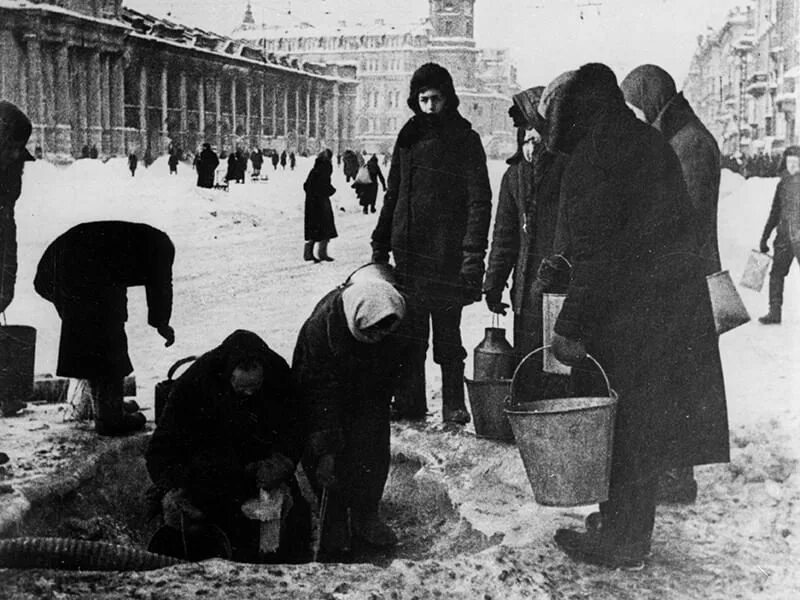 Голод 1941. Люди блокадного Ленинграда. Блокадный Ленинград фото. Фото блокадников Ленинграда.