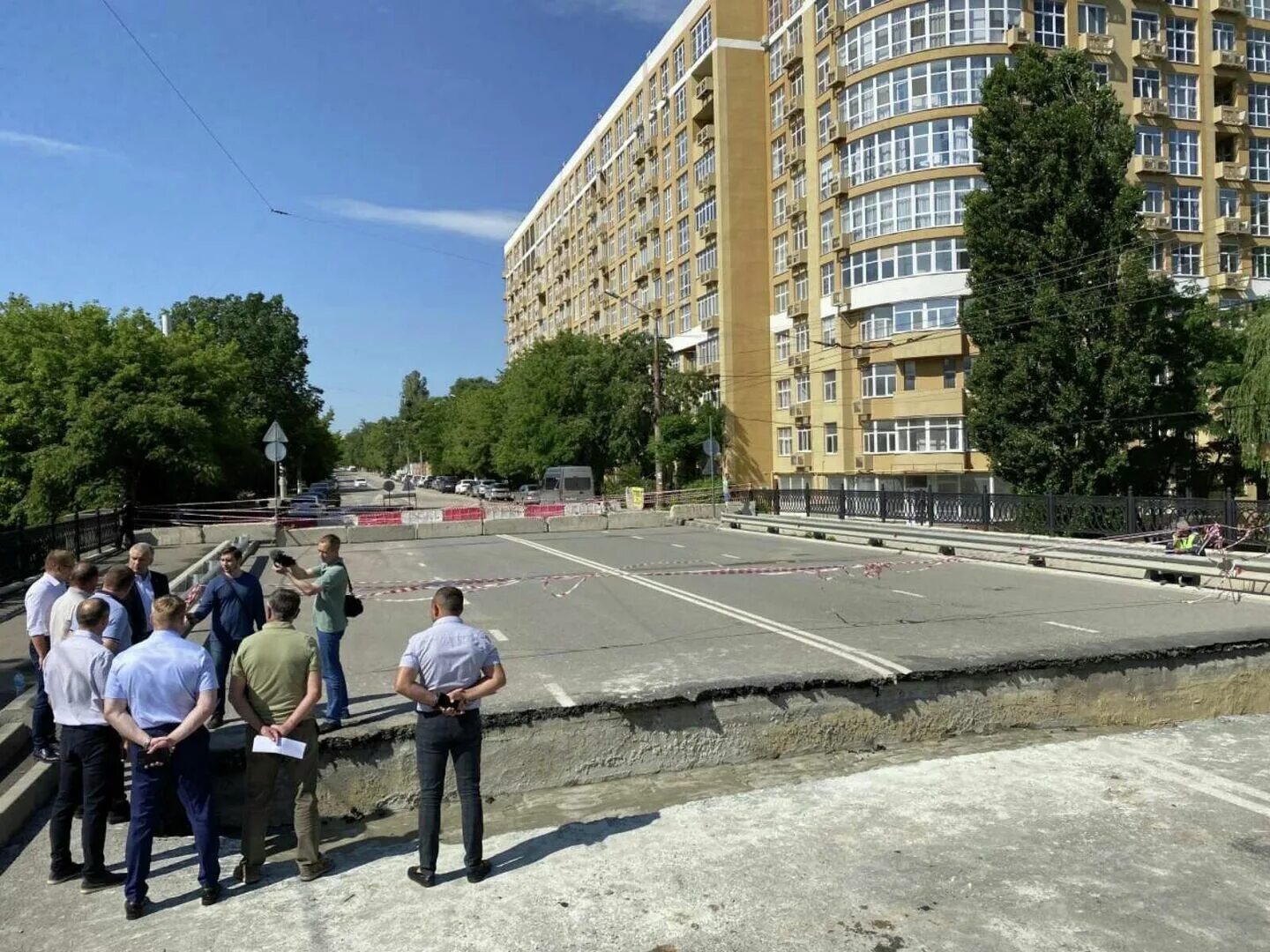 Улица Толстого Симферополь. Симферопольский мост. В Симферополе провалился мост. Мост в Симферополе.