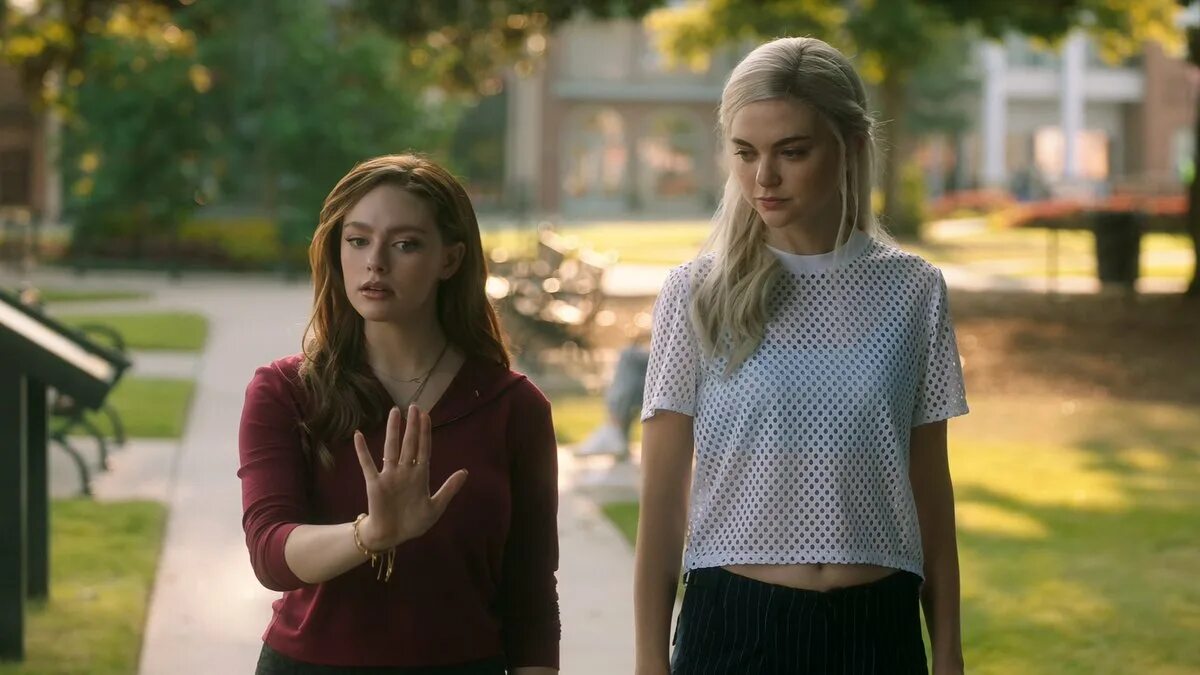 Даниэль роуз расселл наследие 4 сезон. Даниэль роуз расселл наследие. Даниэль роуз расселл наследие. Хоуп наследие 3 сезон 2 серия. Лиззи зальцман 4 сезон.