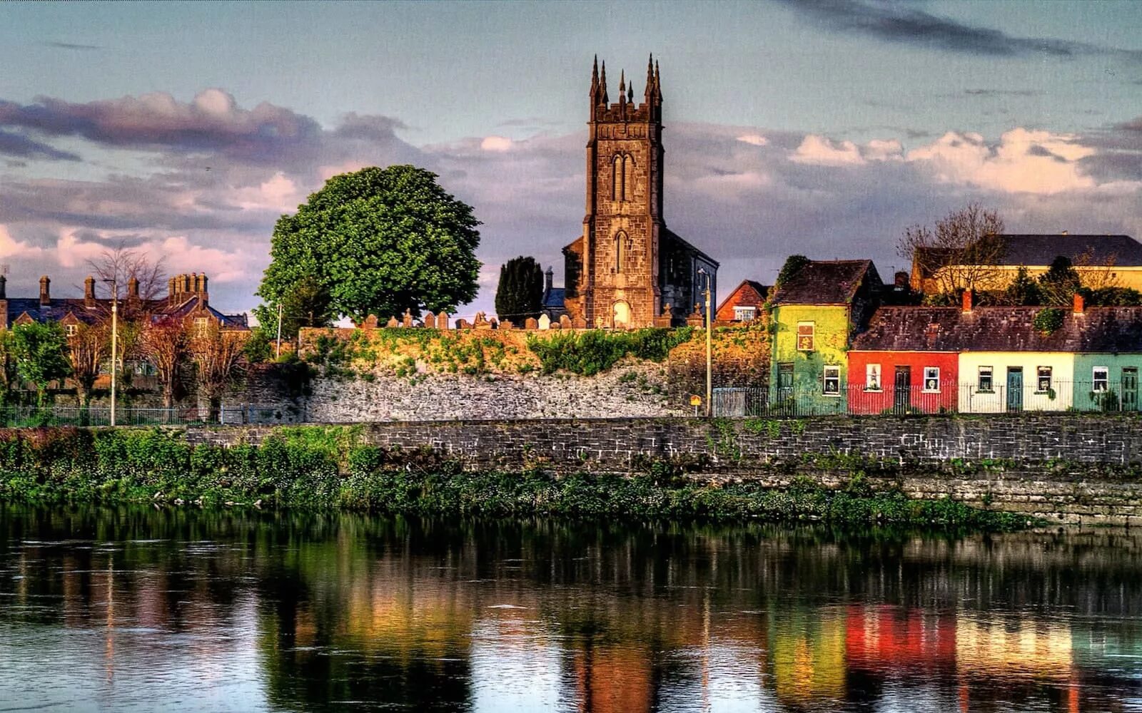 Графство антрим северная ирландия. Мохер ирландия. Замок касл ирландия. Изумрудный остров ирландия. Замок данлюс антрим ирландия.