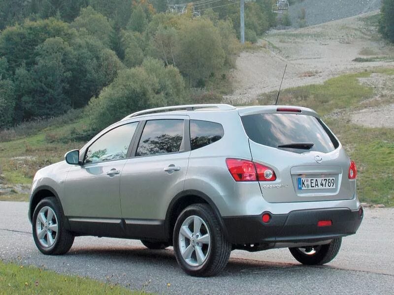 Nissan qashqai 1. Ниссан кашкай 1 поколения. Черный ниссан кашкай 2008г. Ниссан кашкай 1 поколения. Ниссан кашкай 2004.