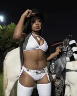 Megan thee stallion mamushi