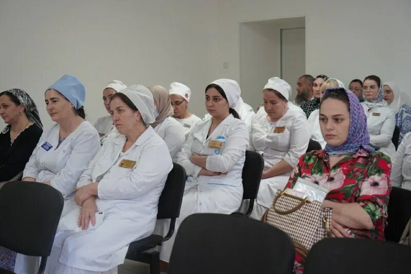 Црб урус. Фотография айсханова шамсудина китаевич поэт из города грозный. Црб урус. Ачхой мартановская црб. Гбу грозненская црб.