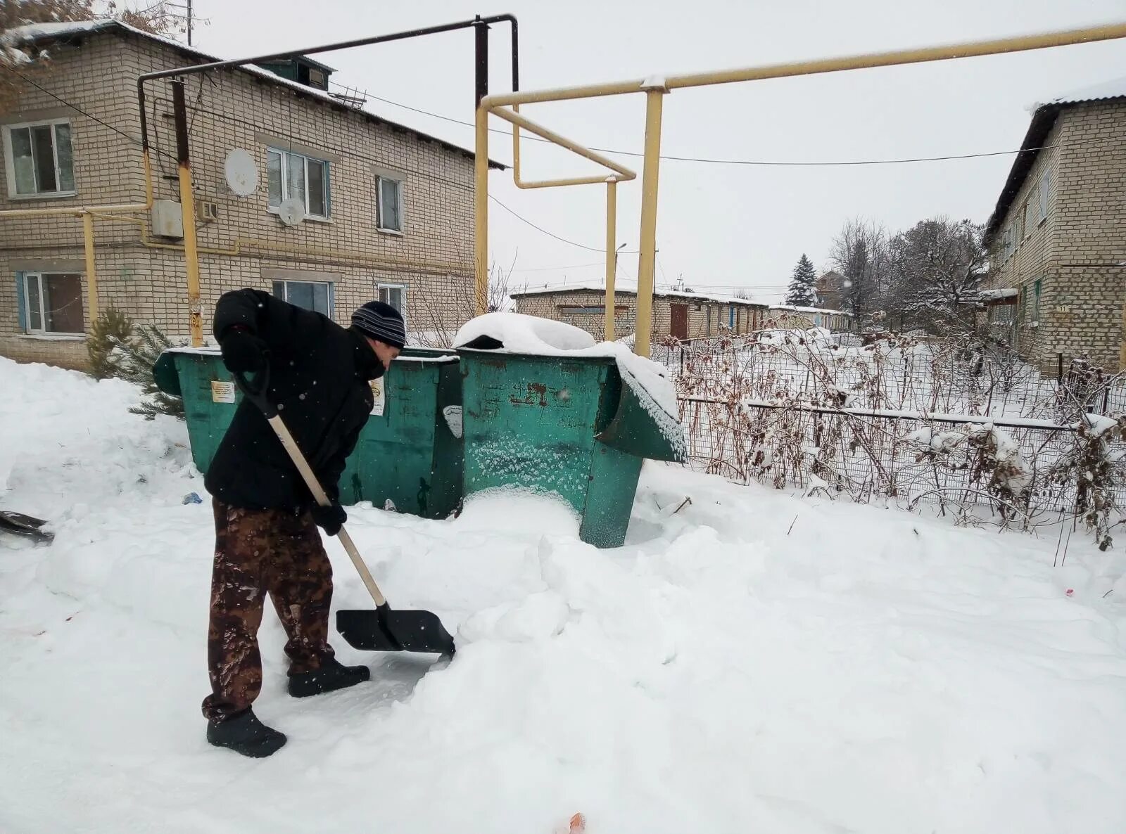куда обращаться по очистке дорог от снега. уборка снега камаз 6520. снегоуборочная техника на дороге. техника для уборки снега. куда обращаться по очистке дорог от снега.