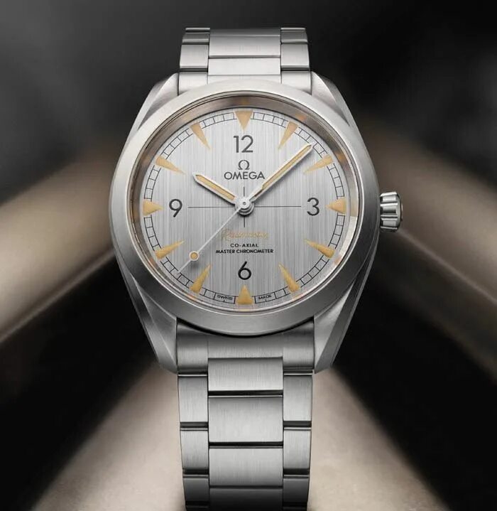 Omega railmaster. Omega railmaster xxl. railmaster. омега квадратные.