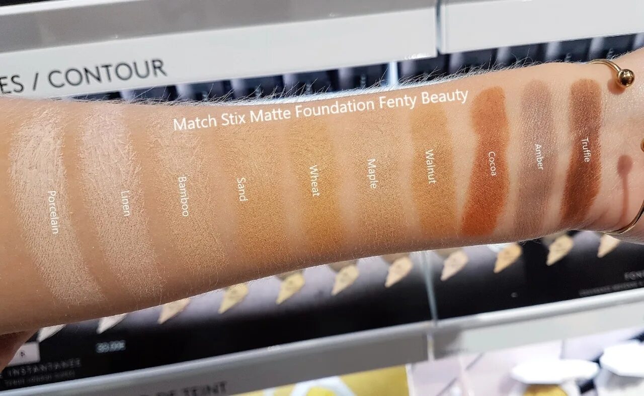 Fenty beauty контуринг. Fenty beauty контуринг. Fenty beauty by rihanna контуринг. Fenty amber скульптор. Рианна fenty beauty.