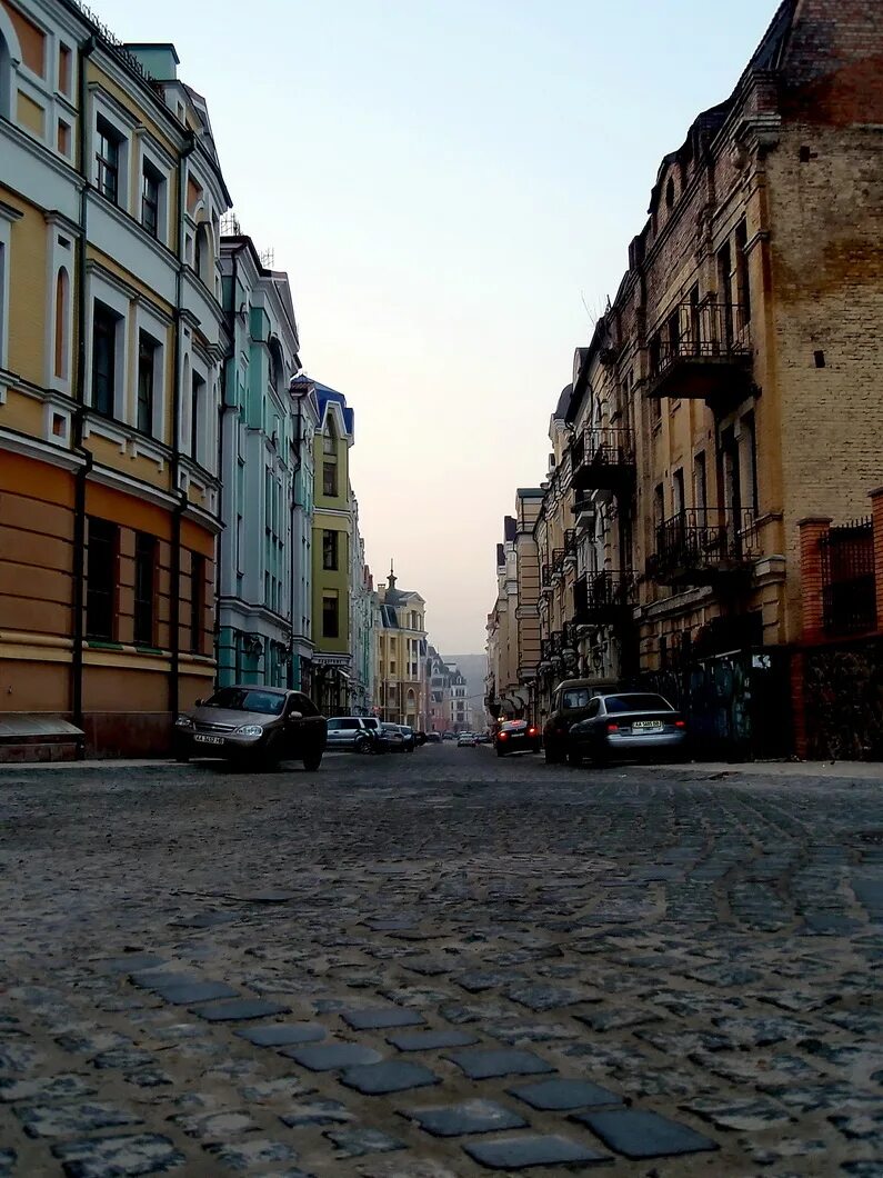 Улица мостовых. Булыжные мостовые в выборге. улочки киева. булыжные мостовые киева. булыжная улица.