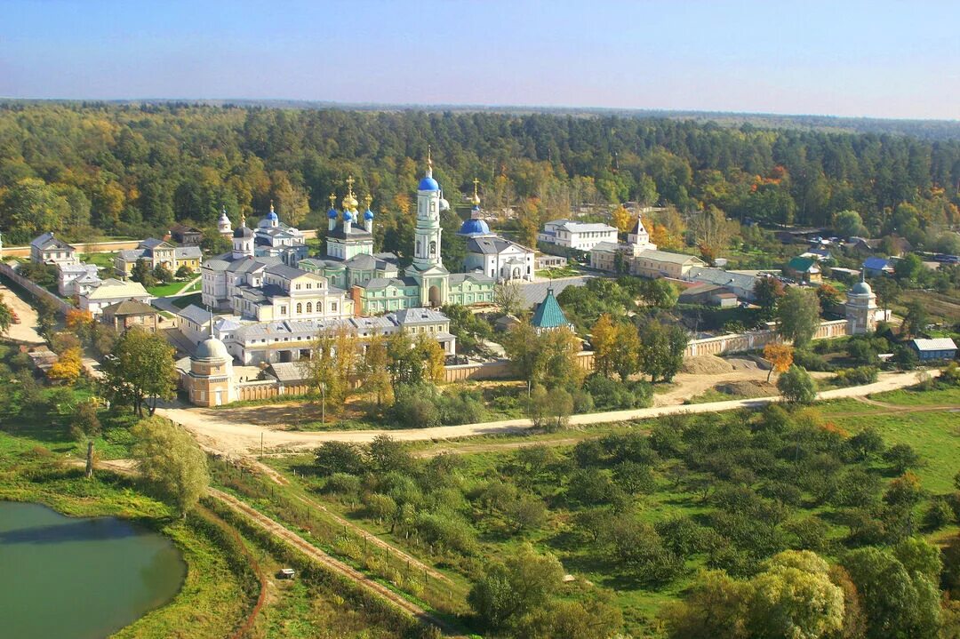 Монастырь в калужской области оптина пустынь. Деревня оптина пустынь монастырь. Деревня оптина пустынь монастырь. Деревня оптина пустынь монастырь. Деревня оптина пустынь монастырь.
