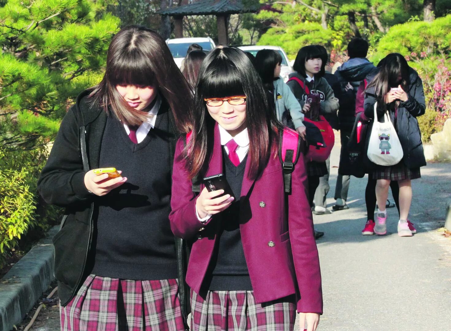 Старшая школа в Южной Корее. Корейские ученики. Южная Корея школьники. Ученики в Корее. Корейская старшая школа