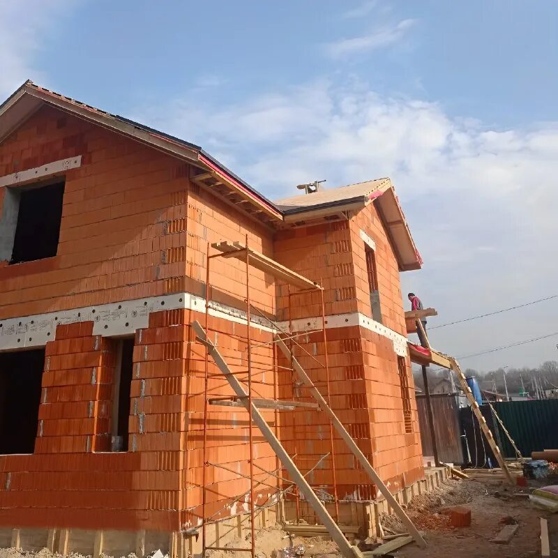 дома из газобетона под ключ. проект дома 95-85к эвастрой. коттедж из газобетона. строительная компания свод 27. дома свод строй.