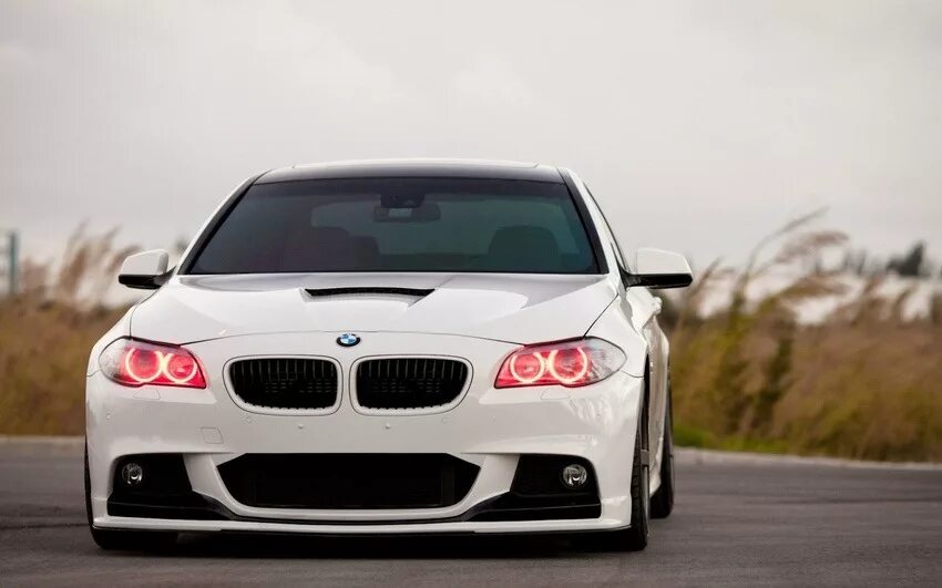 Бмв м5 с фарами. Bmw m3 f10. bmw 3 f10. bmw m5 f10. бмв м5 белая.