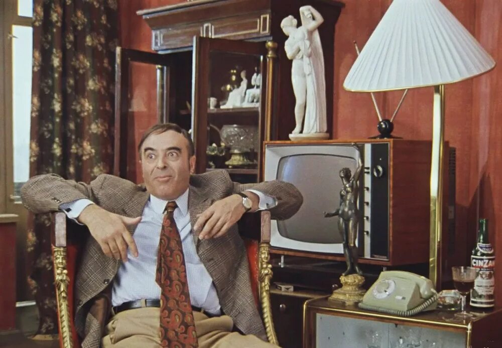 Я смотрю вы человек высокой культуры мем. Том человек высокой культуры. Человек высокой культуры. Иван васильевич меняет профессию 3 портсигара отечественных. Дом высокой культуры быта.