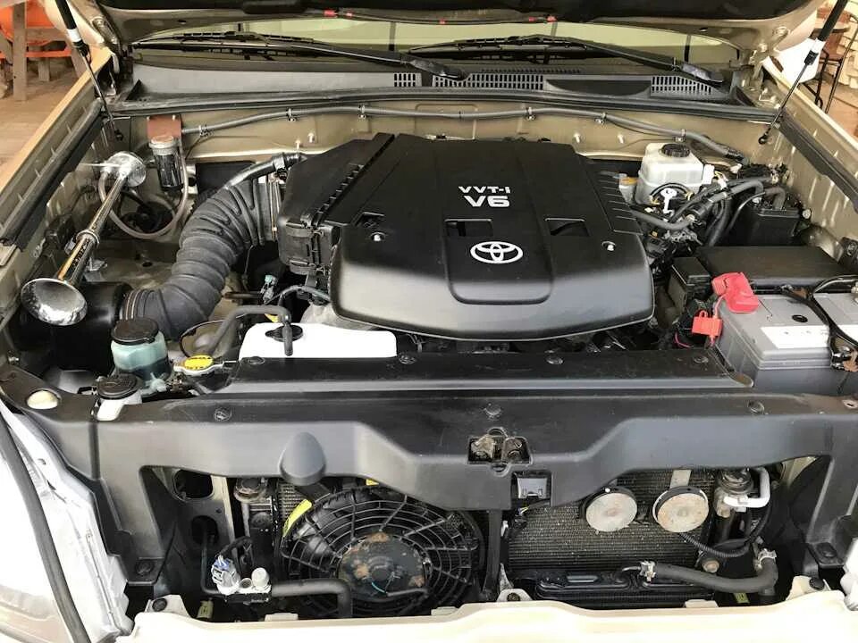 Какой двигатель стоит на прадо. Toyota land cruiser prado 150 двигатель. прадо 150 дизель подкапотное. двигатель прадо 150 4.0. prado 120 4.0 двигатель.