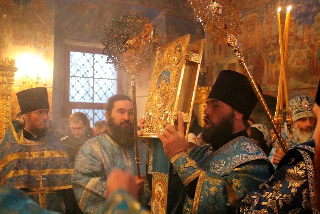 рыбинск иверский храм, служители храма. службы в храмах рыбинска. рыбинск. иверский храм рыбинск. вознесенско-георгиевский храм рыбинск.