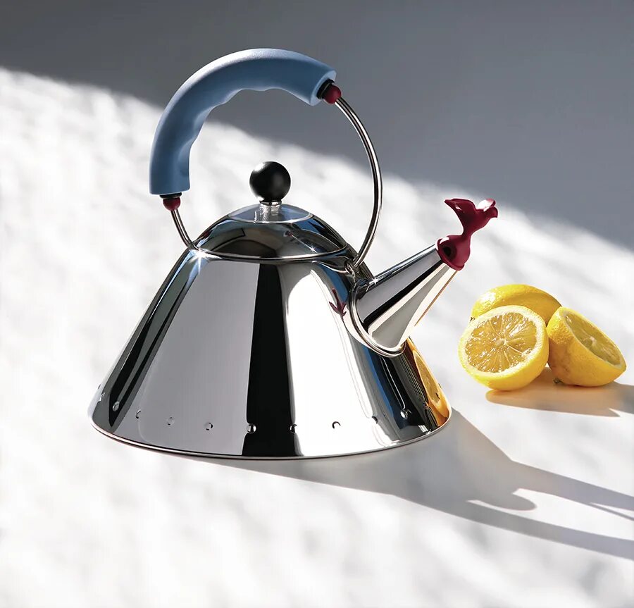 Чайник на 2 минуты. Alessi kettle. Alessi чайник. Alessi чайник со свистком. Чайник 9093 для Alessi, 1985.