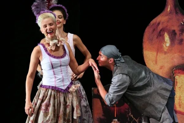 Театр у никитских ворот 250м. Мирандолина спектакль тюмень. Театр у никитских ворот. Голубцов театр у никитских ворот. Дело корнета елагина театр у никитских ворот.