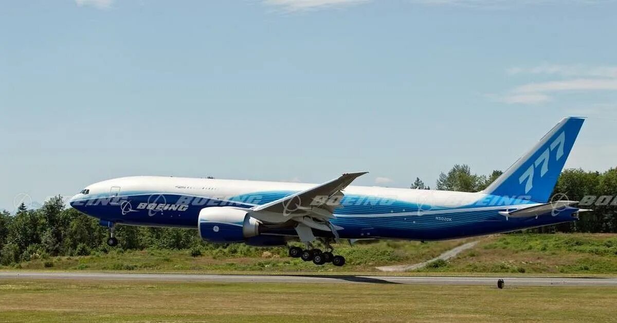 Грузовой самолёт Boeing 777-200f. Боинг 777 Cargo. Boeing 777 Freighter. Боинг 777 карго