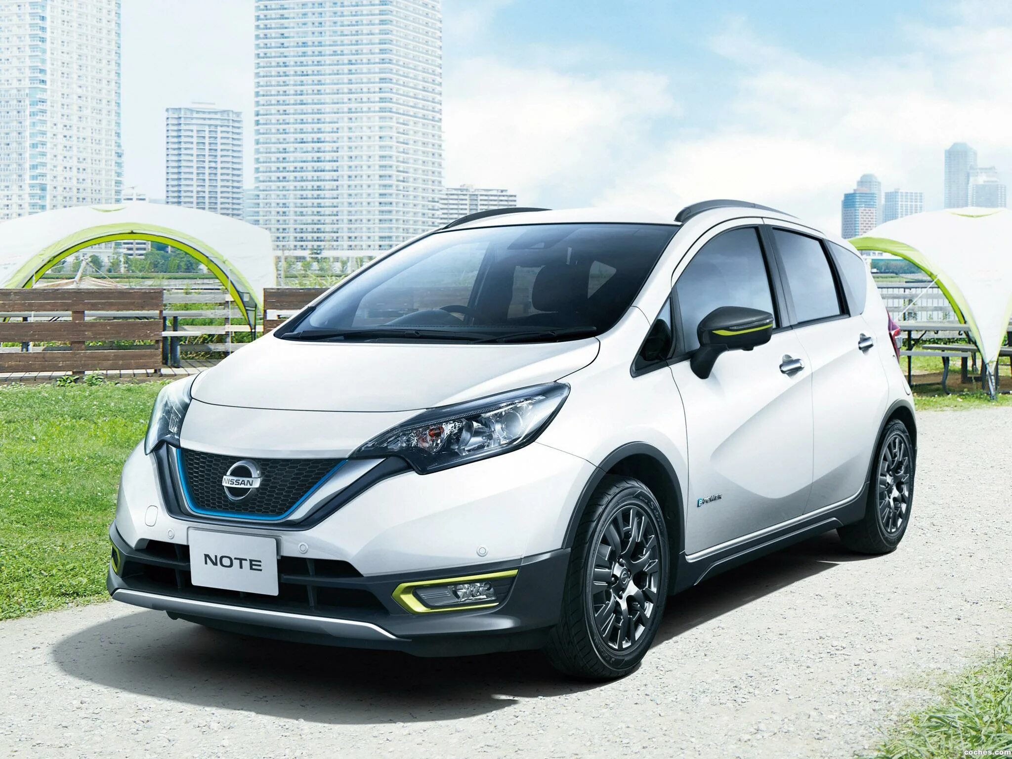 Nissan e-Power 2017. Ниссан ноут e-Power. Nissan Note e12 e-Power. Nissan Note e-Power x.