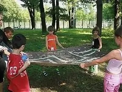 Спортивные эстафеты в лагере. Спортивные соревнования для детей. Игры на сплочение в лагере. Сделал дело гуляй смело. Игры на 2 в лагере.