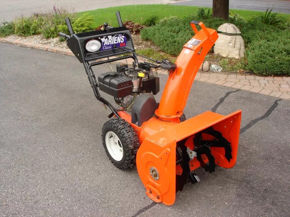 Compact 24 снегоуборочная машина. Ariens снегоуборщики запчасти. Снегоуборщик ariens 5520. Снегоуборщик ariens st8524. Ariens 824 запчасти снегоуборщик.