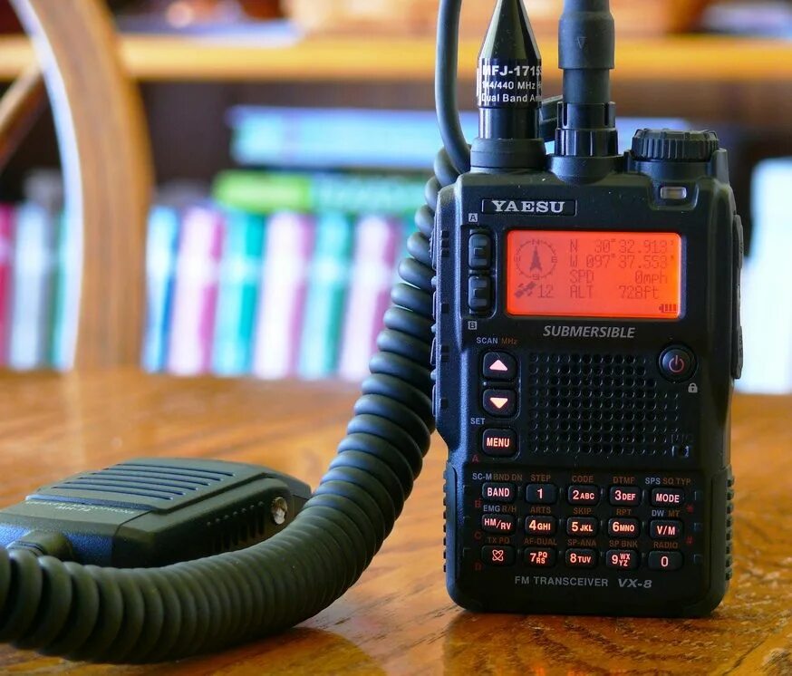 Yaesu vx 7r запчасти. Yaesu vx-8. Рация yaesu vx-8dr. 8 vx. Портативная рация yaesu vx-8dr.