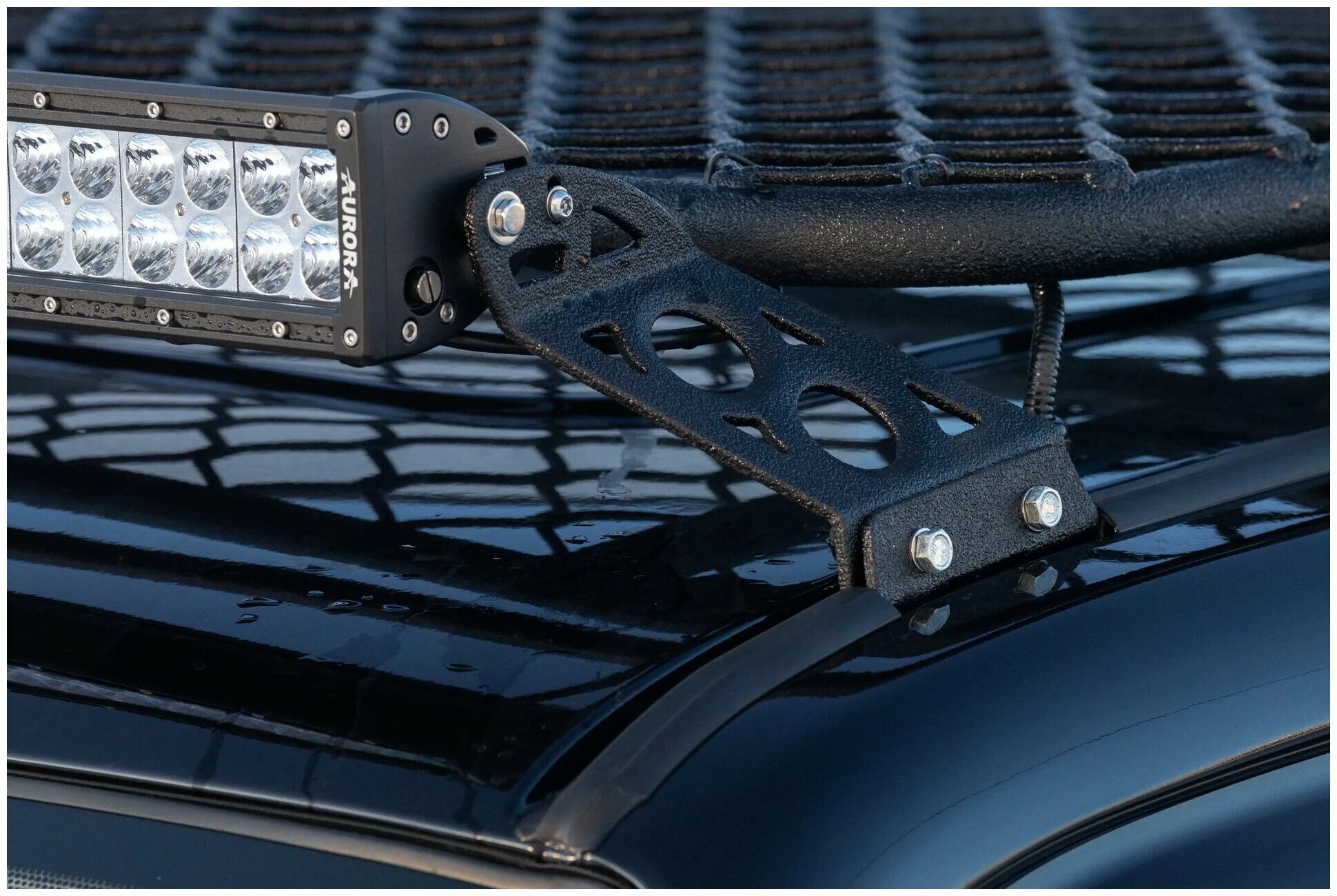 Крепление светодиодной балки на ниву 21213. Как закрепить светодиодную балку. Светодиодная балка на крышу mitsubishi l200. Светодиодная балка на ниву шевроле. Светодиодная балка kia sorento 1.