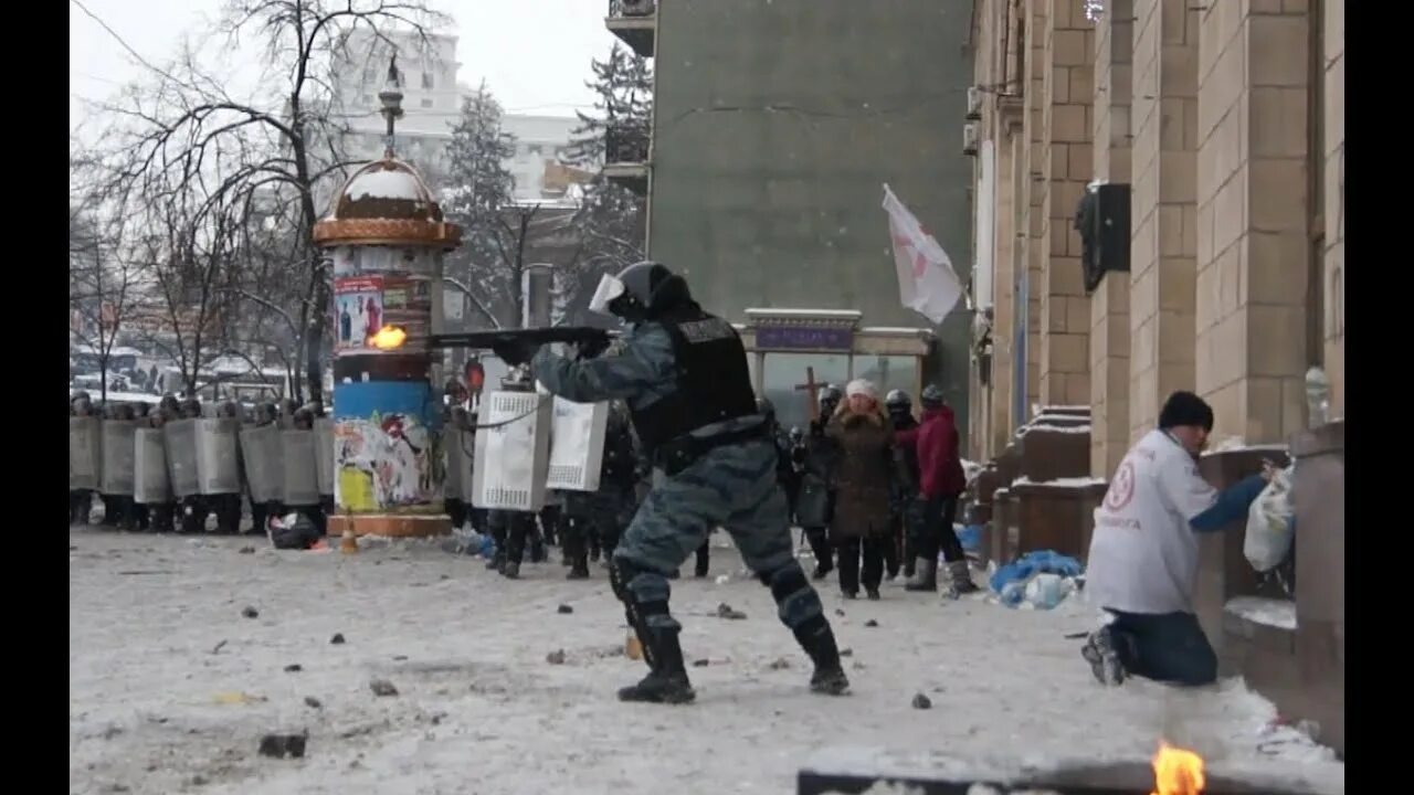 Киев Грушевского Майдан. Беркут и Майдан на Грушевского. Беркут Украина Майдан на Украине в 2014. Майдан генерала