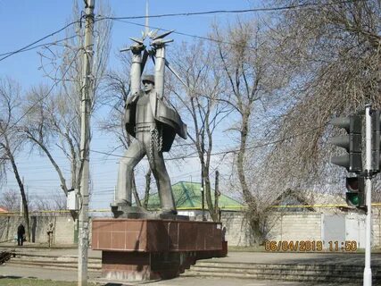 Памятники в донецке