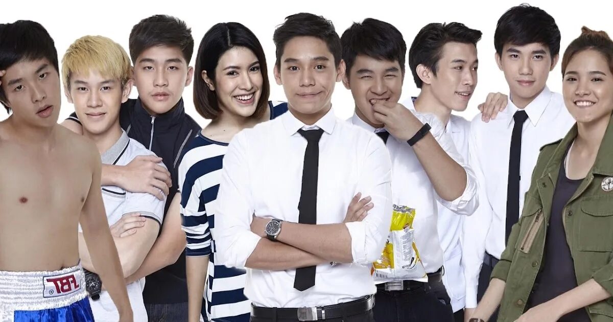 Josha stradowski wheel of time. Кейт флитвуд колесо времени. Лиандрин седай актриса. Тарн лакорн. Сладкие мальчики дорама.