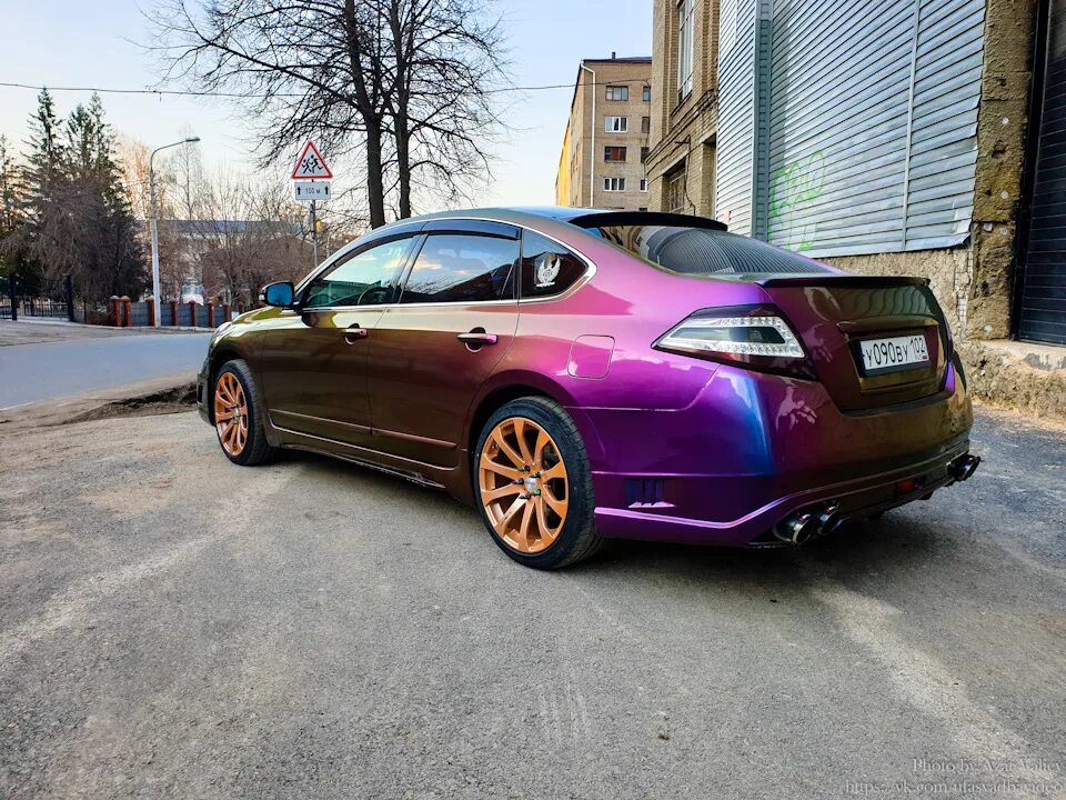 Ниссан Теана хамелеон. Nissan Teana 2014 крашенные диски. Диски цвет хамелеон. Автодиски цвет хамелеон. Диски хамелеон