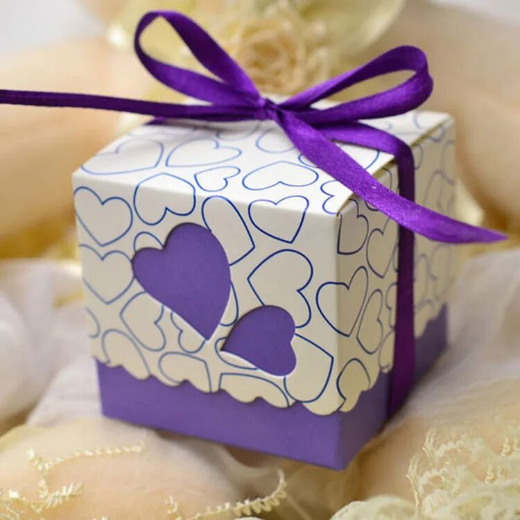 Бонбоньерка шаблон. Подарочная коробка белого цвета. Коробочка бонбоньерка. Банданьетка. Коробочки бонбоньерки.