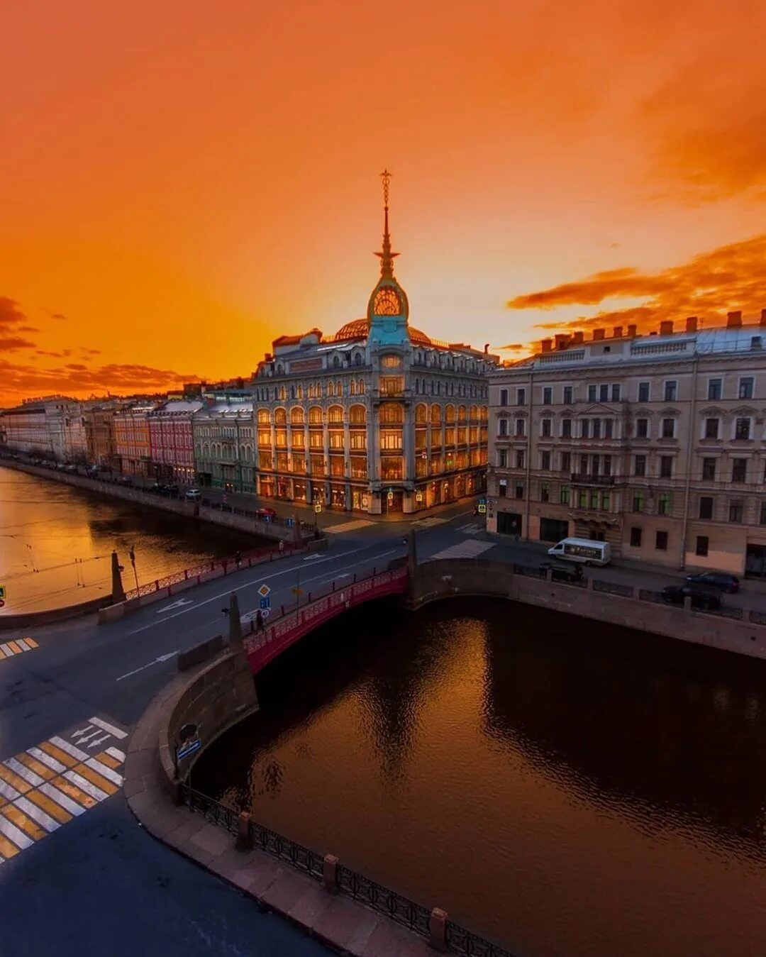 Au pont rouge. У красного моста. au pont rouge. au pont rouge санкт-петербург. универмаг у красного моста санкт-петербург. набережная реки мойки санкт-петербург.