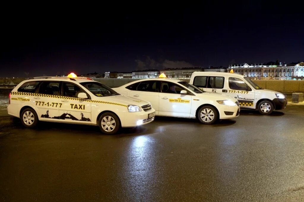 Сколько такси в сочи. Taxi 777 777. Такси СПБ 777. Таксопарк gold777. Такси 777 Ессентуки база.